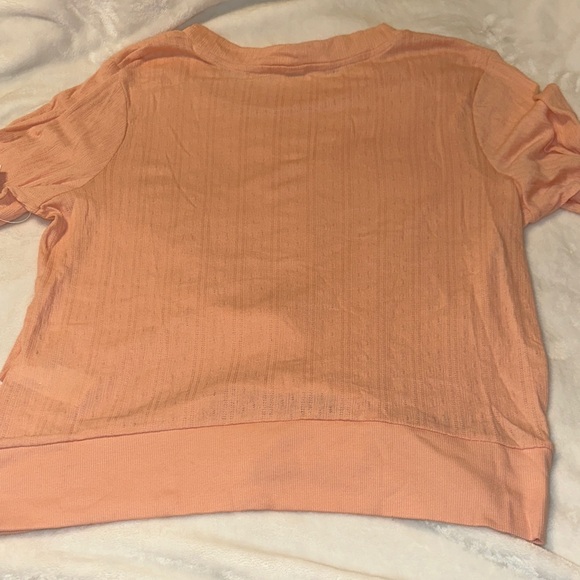 Old Navy Peach Long Sleeve Ribbed Top - Picture 5 of 7